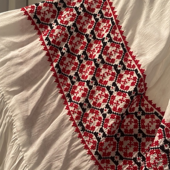 Boho boutique chic - off the shoulder or on! NWT - Picture 3 of 4